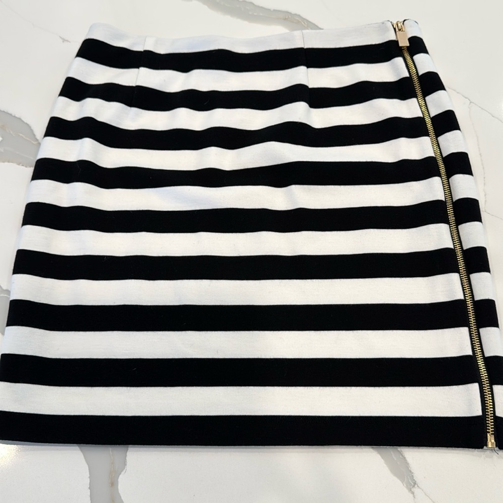 Vince Camuto Black and White Asymmetrical Pencil Skirt women’s 8